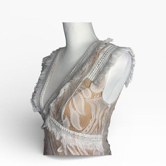 Elegant White Lace Dress Size XS - Picture 2 of 9